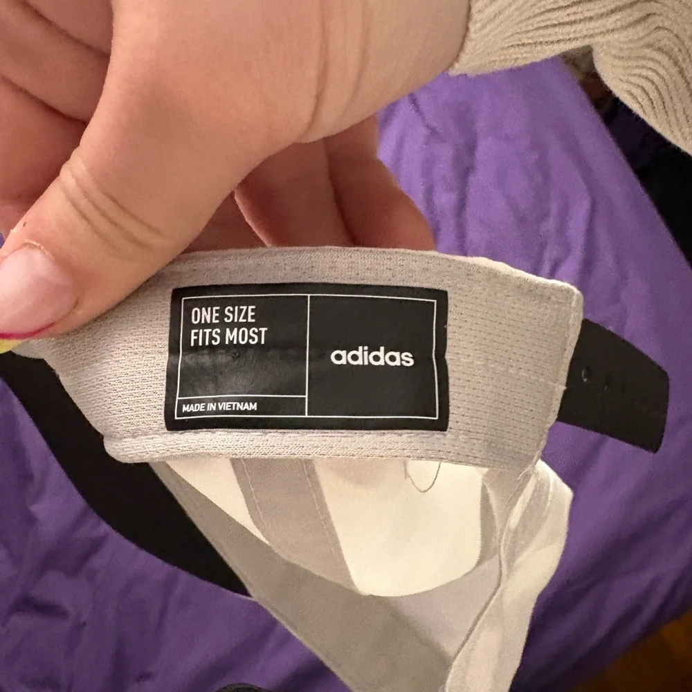 Adidas White and Black Cap - Picture 3 of 3
